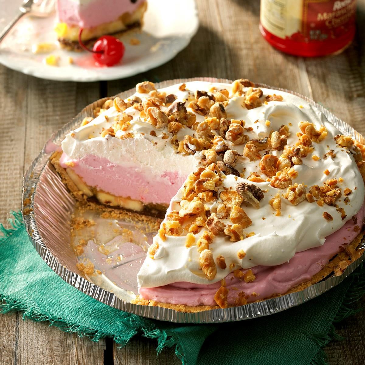 Frozen Banana Split Pie Exps Bdsmz17 40581 D03 03 4b 4