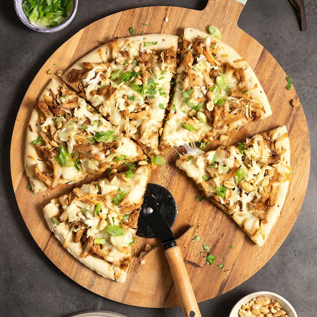 Saucy Thai Chicken Pizzas Exps Ft23 186743 St 1201 2